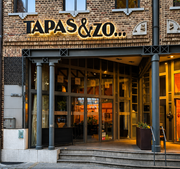 Gevel en entree van restaurant Tapas & Zo in Maaseik